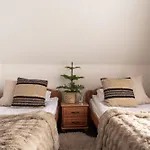 Apartment Folk I *